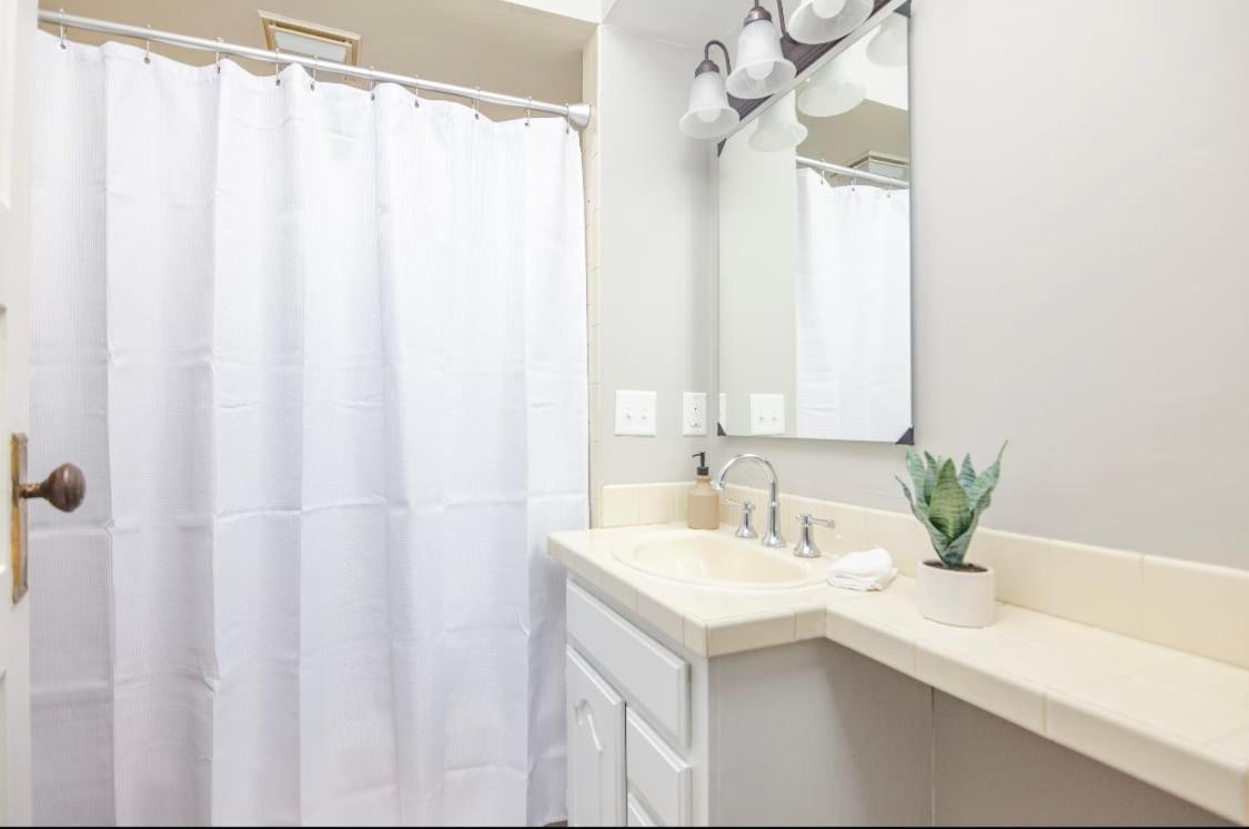 Spacious 2 Bedroom Home Near Ingersoll & Downtown Де-Мойн Экстерьер фото